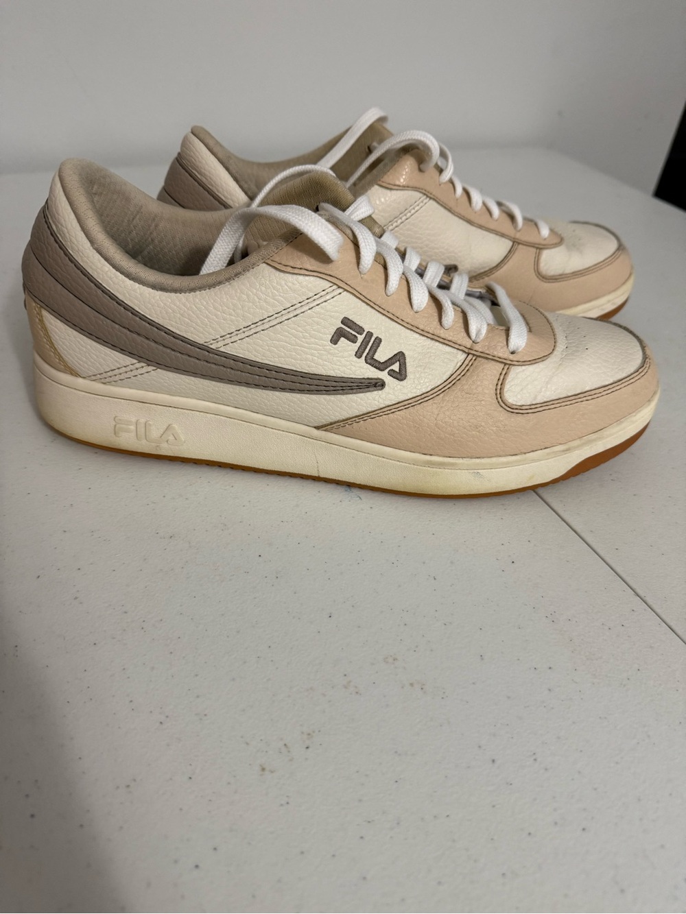 Men’s FILA A-Low Sneakers — Size 10.5